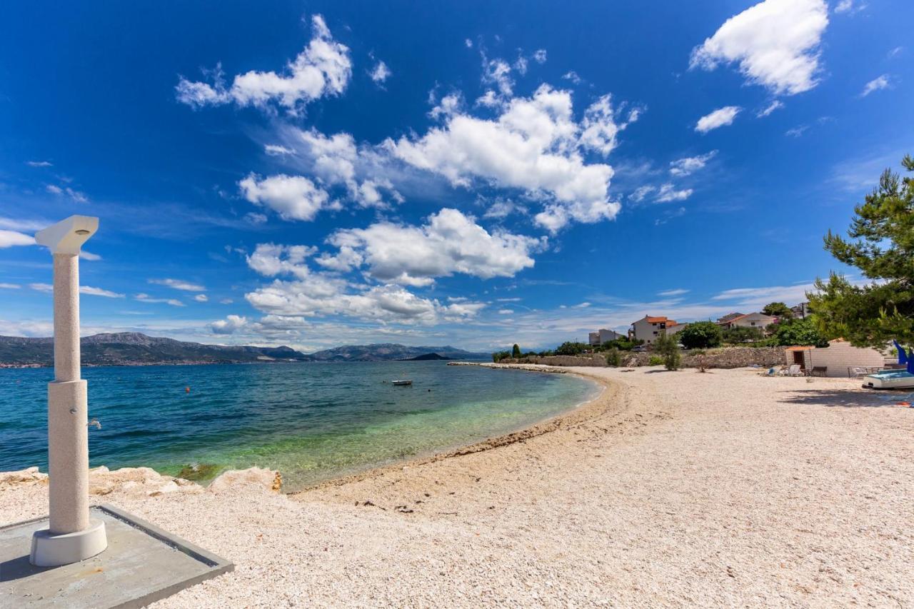 Apartments By The Sea Arbanija, Ciovo - 19527 Trogir Exterior photo