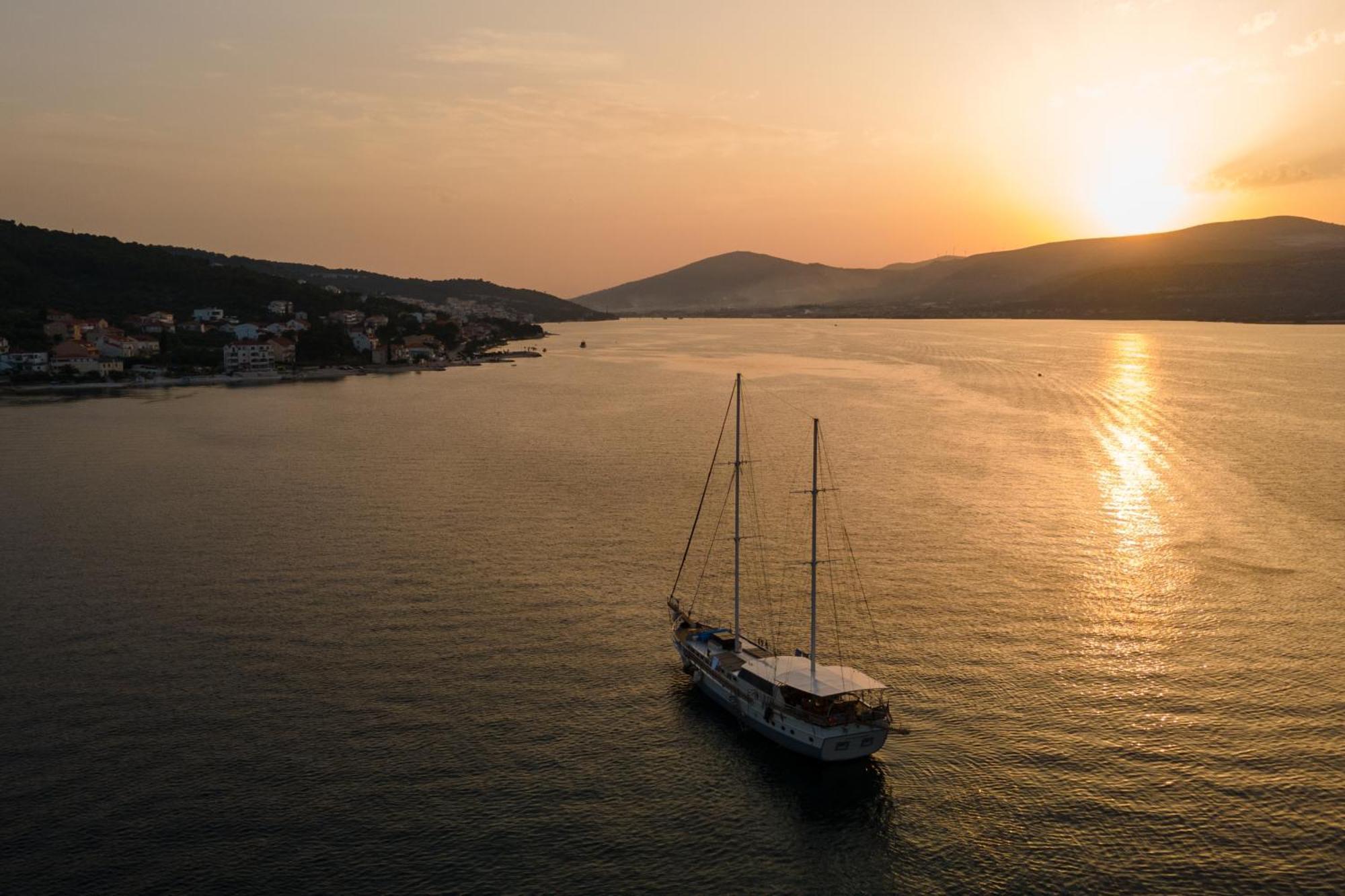 Apartments By The Sea Arbanija, Ciovo - 19527 Trogir Exterior photo